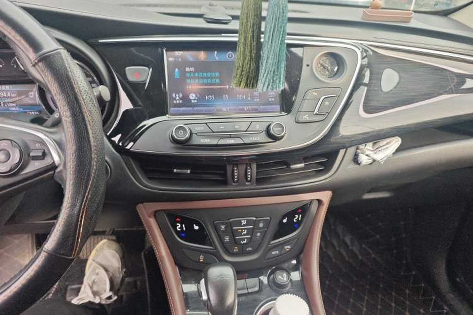 Used Buick Envision 2017 20T Two-Wheel Drive Luxury Model Audio And AC Panel