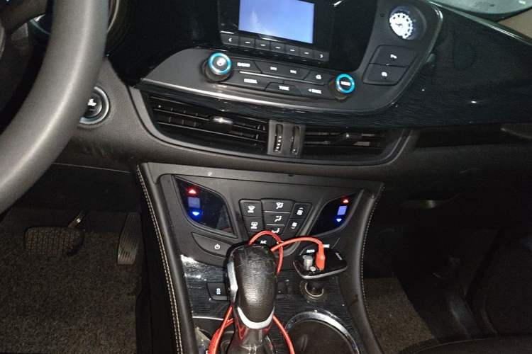 Used Buick Envision 2017 20T Two-Wheel Drive Elite Version Audio And AC Panel