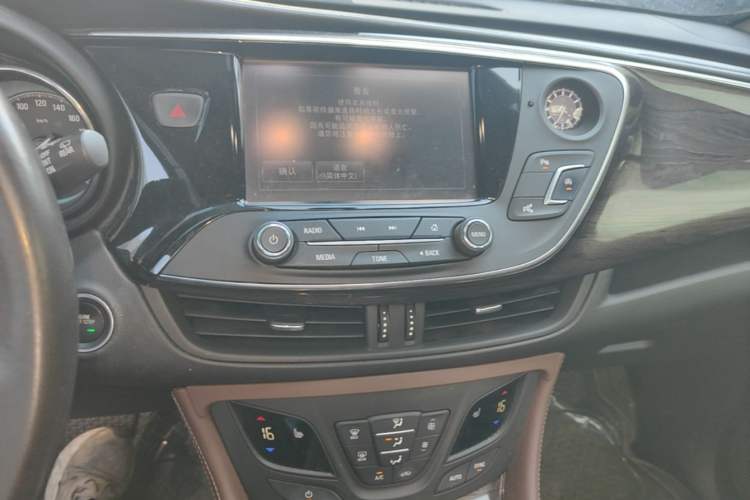 Used Buick Envision 2017 20T Two-Wheel Drive Luxury Model Audio And AC Panel