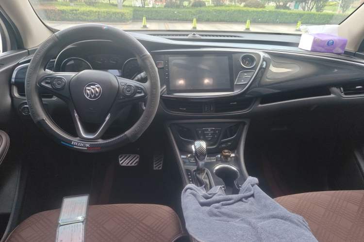 Used Buick Envision 2017 20T Two-Wheel-Drive Tech Edition Center Console
