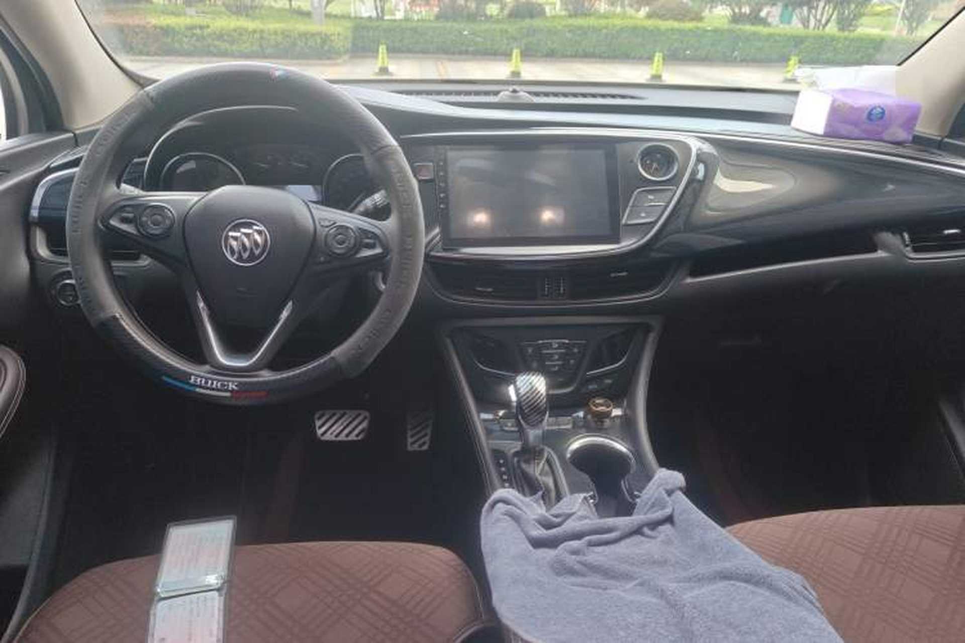 Used Buick Envision 2017 20T Two-Wheel-Drive Tech Edition Center Console