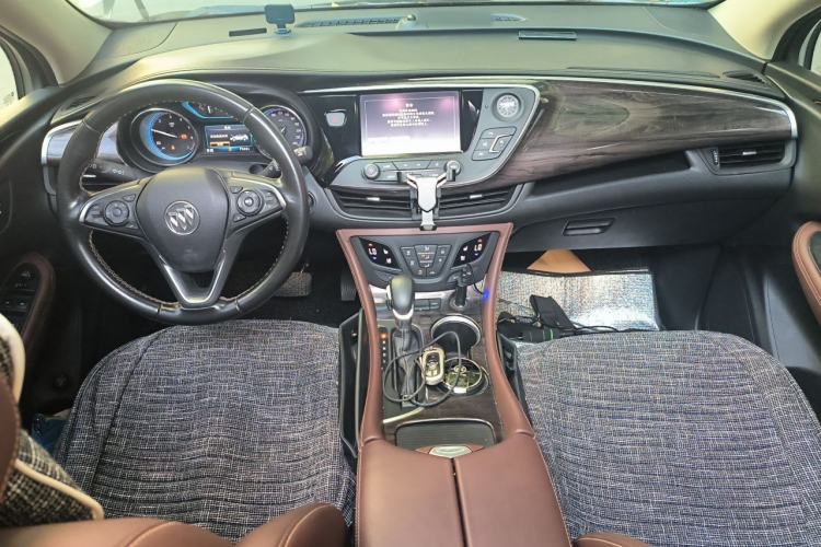 Used Buick Envision 2017 28T Four-Wheel Drive Luxury Model Center Console