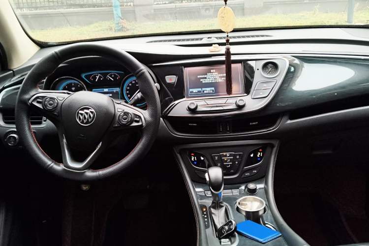 Used Buick Envision 2017 28T Four-Wheel Drive Elite Model Center Console