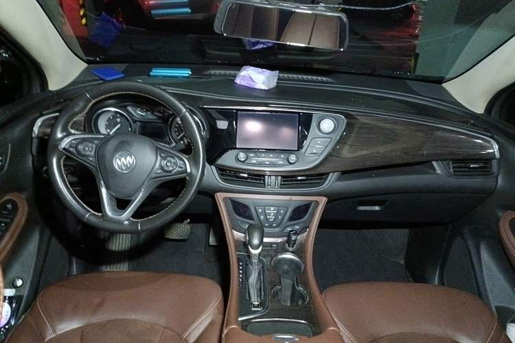 Used Buick Envision 2017 28T Four-Wheel Drive Elite Model Center Console
