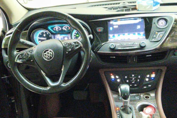Used Buick Envision 2017 28T Four-Wheel Drive Luxury Model Center Console