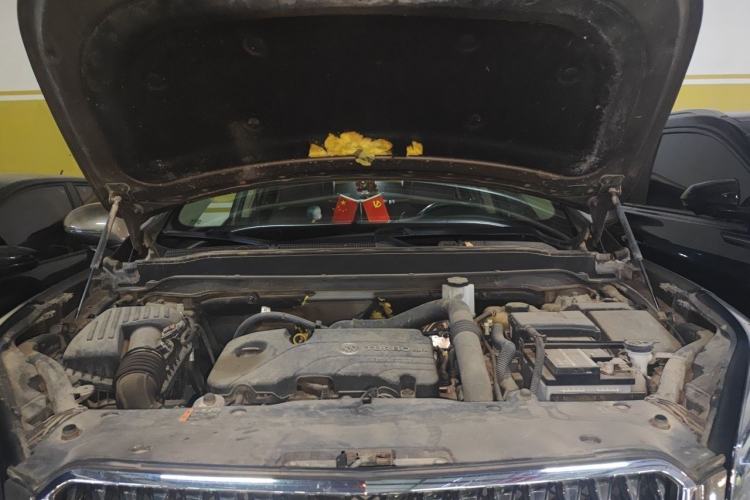 Used Buick Envision 2017 20T Two-Wheel Drive Elite Version Engine Bay