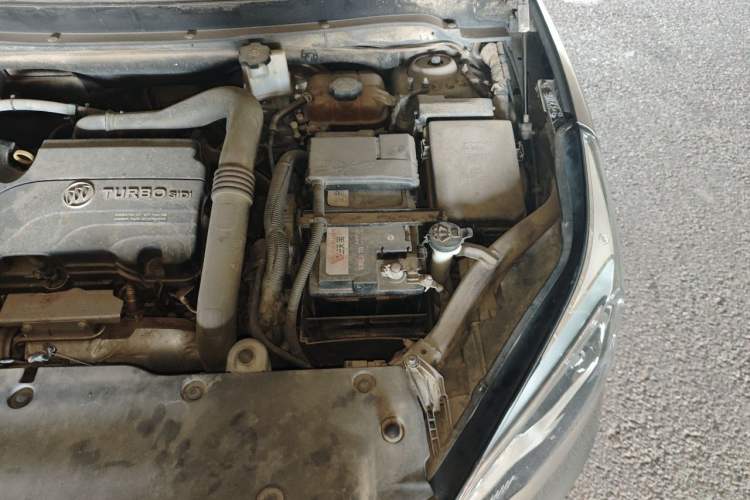 Used Buick Envision 2017 20T Two-Wheel Drive Elite Version Engine Bay Left