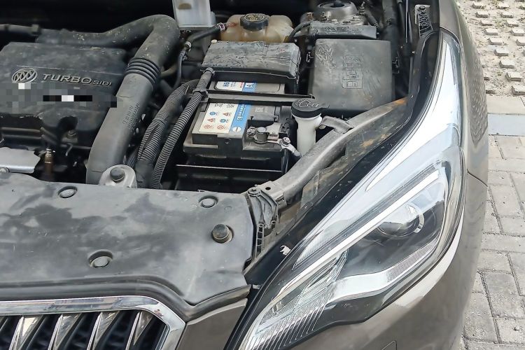 Used Buick Envision 2017 20T Two-Wheel Drive Luxury Model Engine Bay Left