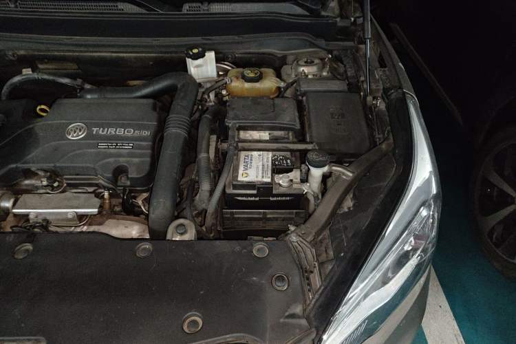 Used Buick Envision 2017 20T Two-Wheel Drive Elite Version Engine Bay Left