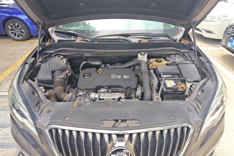 Used Buick Envision 2017 20T Two-Wheel Drive Elite Version Engine Bay