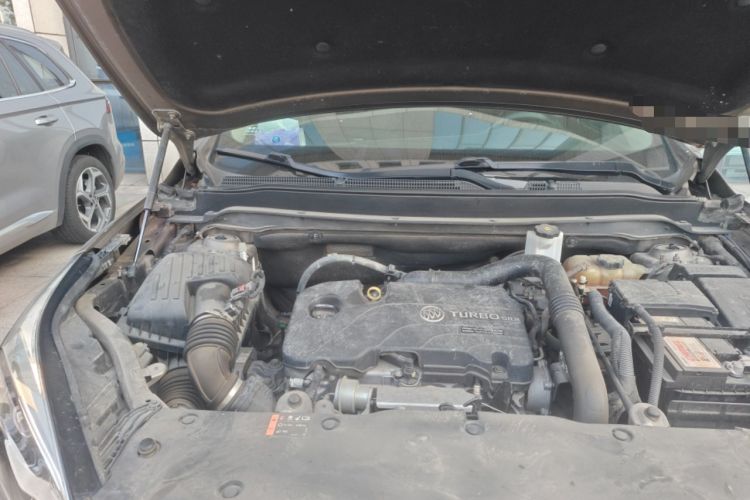 Used Buick Envision 2017 20T Two-Wheel-Drive Tech Edition Engine Bay Right