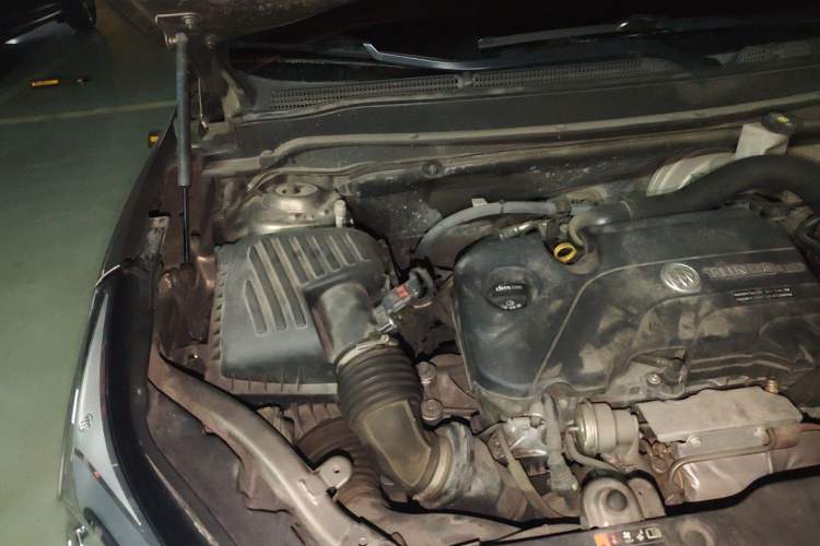 Used Buick Envision 2017 20T Two-Wheel Drive Leading Version Engine Bay Right