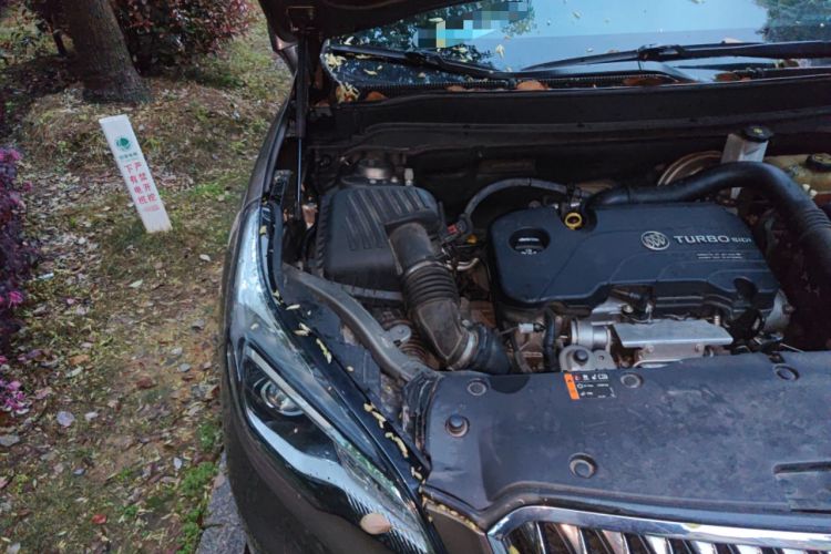 Used Buick Envision 2017 20T Two-Wheel Drive Luxury Model Engine Bay Right