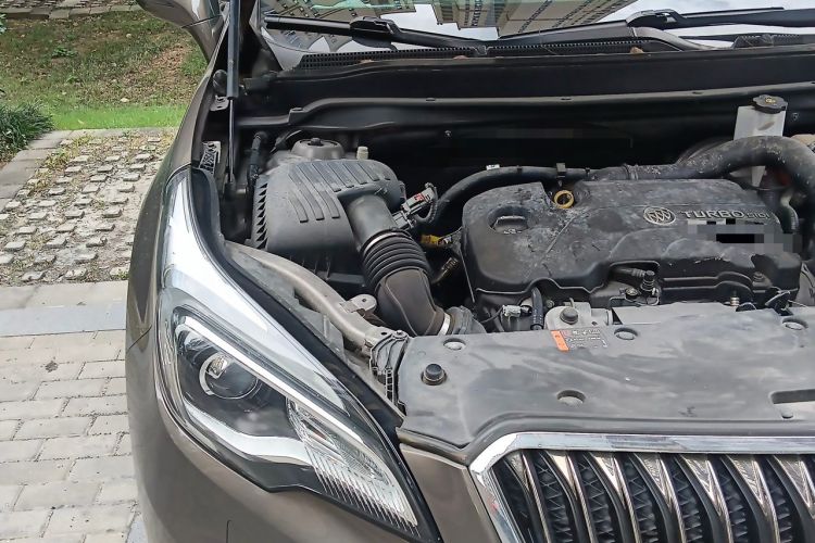 Used Buick Envision 2017 20T Two-Wheel Drive Luxury Model Engine Bay Right