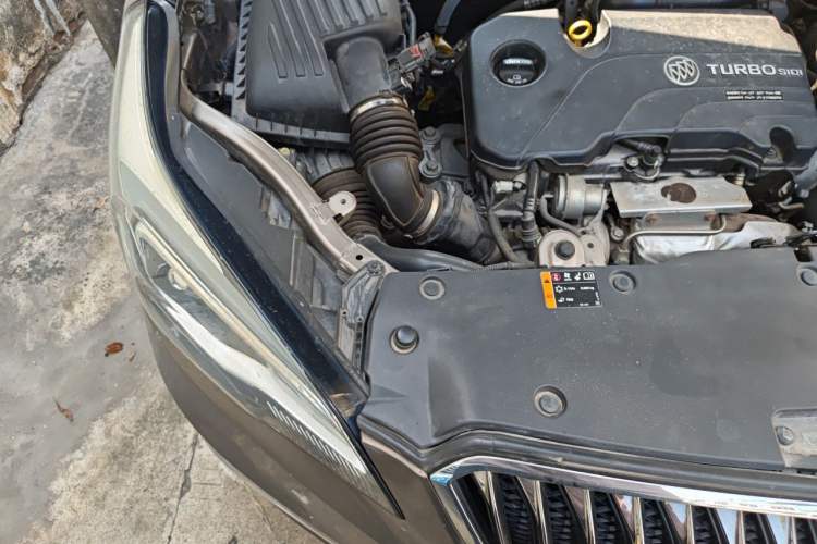 Used Buick Envision 2017 20T Two-Wheel Drive Leading Version Engine Bay Right