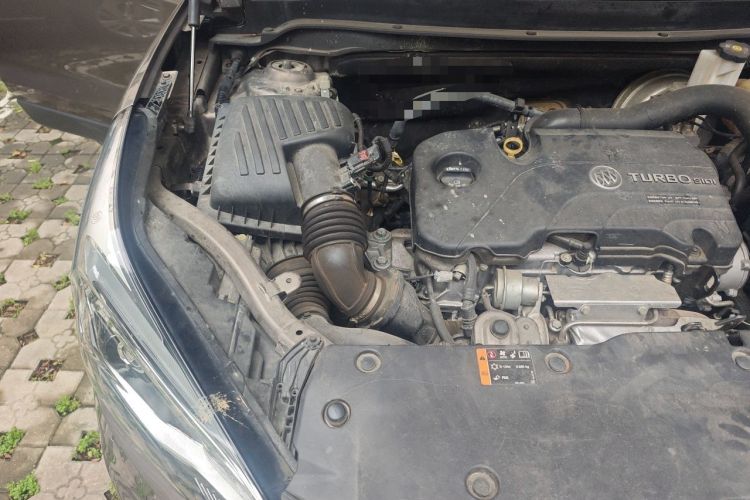 Used Buick Envision 2017 20T Two-Wheel Drive Luxury Model Engine Bay Right