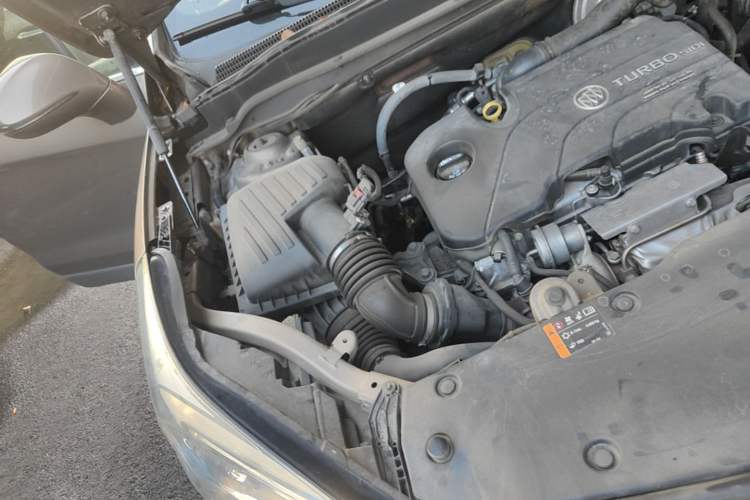 Used Buick Envision 2017 20T Two-Wheel Drive Luxury Model Engine Bay Right