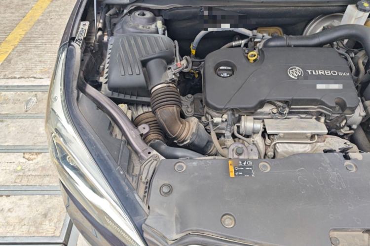 Used Buick Envision 2017 20T Two-Wheel Drive Elite Version Engine Bay Right