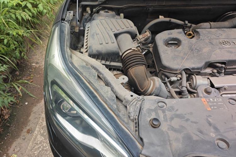 Used Buick Envision 2017 20T Two-Wheel Drive Leading Version Engine Bay Right
