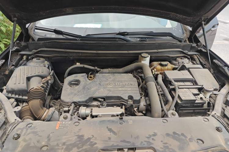 Used Buick Envision 2017 20T Two-Wheel Drive Leading Version Engine Bay