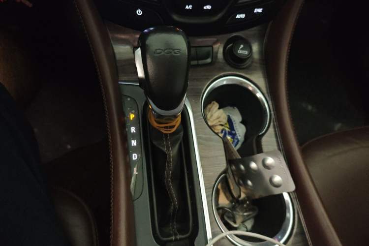 Used Buick Envision 2017 20T Two-Wheel Drive Elite Version Gear Lever