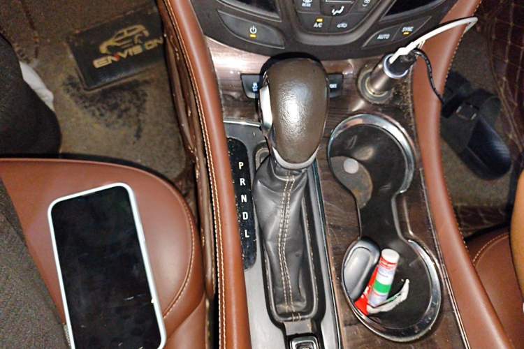 Used Buick Envision 2017 28T Four-Wheel Drive Elite Model Gear Lever
