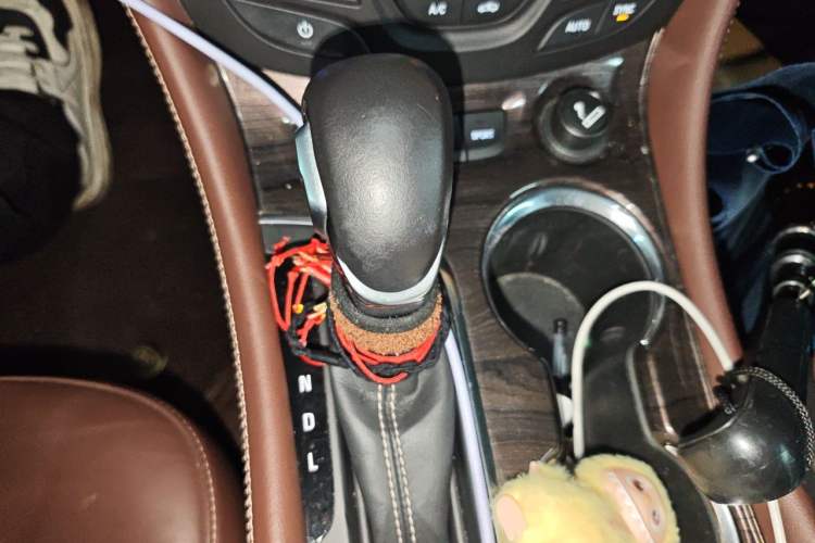 Used Buick Envision 2017 28T Four-Wheel Drive Elite Model Gear Lever