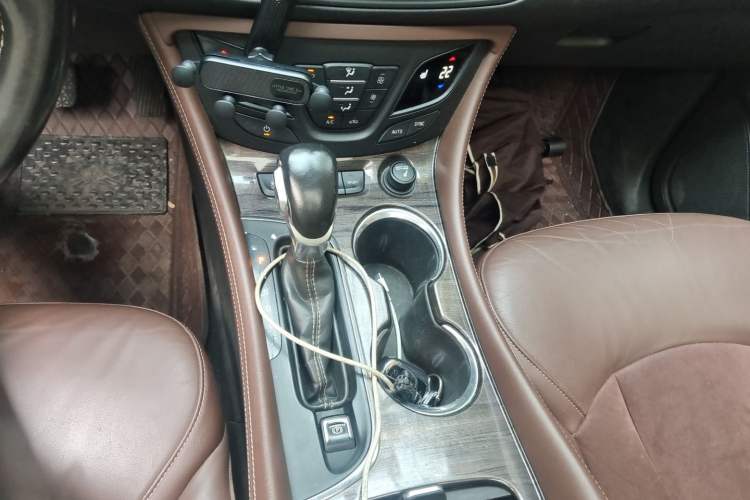 Used Buick Envision 2017 28T Four-Wheel Drive Elite Model Gear Lever