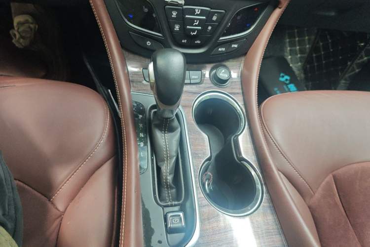 Used Buick Envision 2017 28T Four-Wheel Drive Elite Model Gear Lever