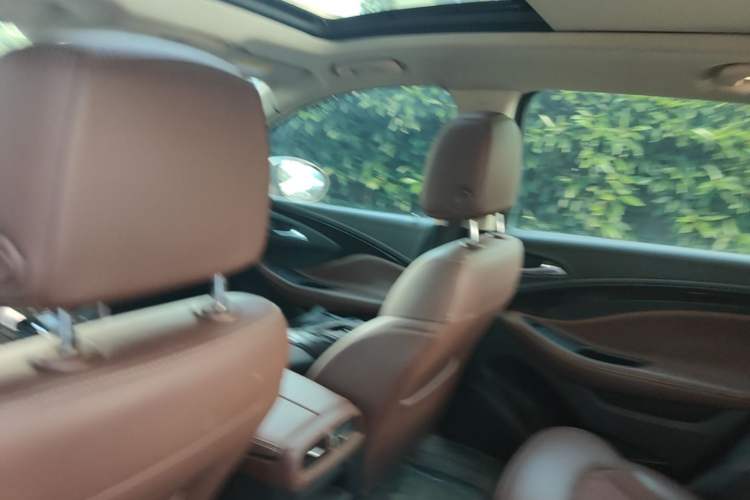 Used Buick Envision 2017 20T Two-Wheel Drive Luxury Model Headliner