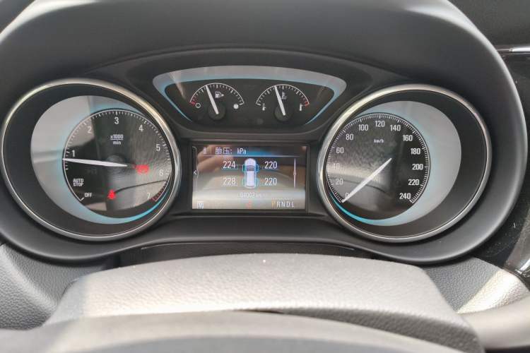 Used Buick Envision 2017 28T Four-Wheel Drive Elite Model Instrument Cluster