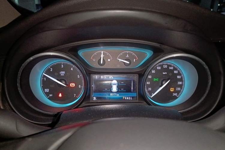 Used Buick Envision 2017 28T Four-Wheel Drive Elite Model Instrument Cluster