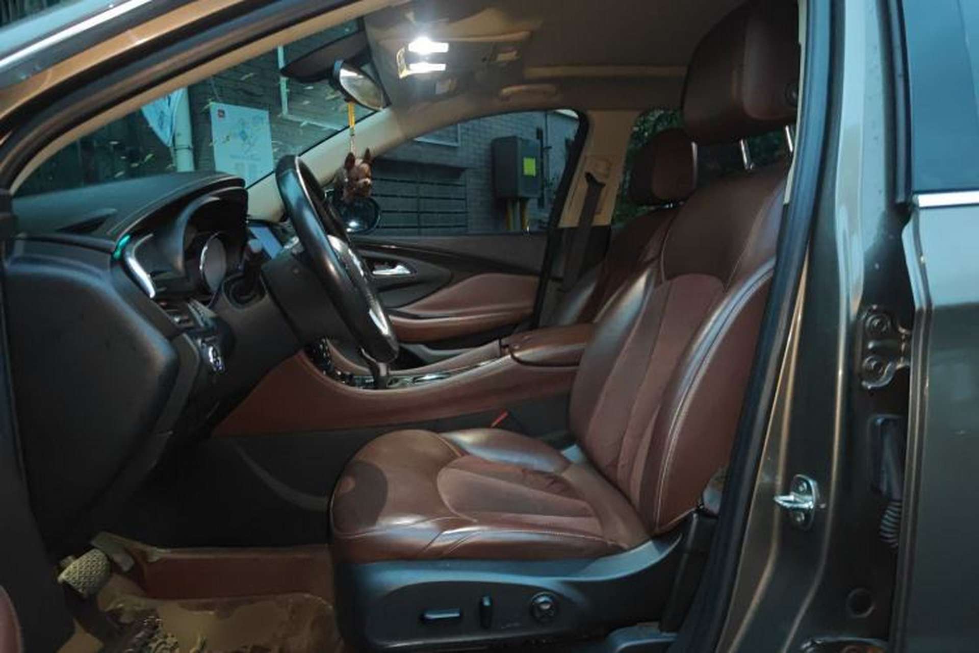 Used Buick Envision 2017 20T Two-Wheel Drive Luxury Model Left Front Seat