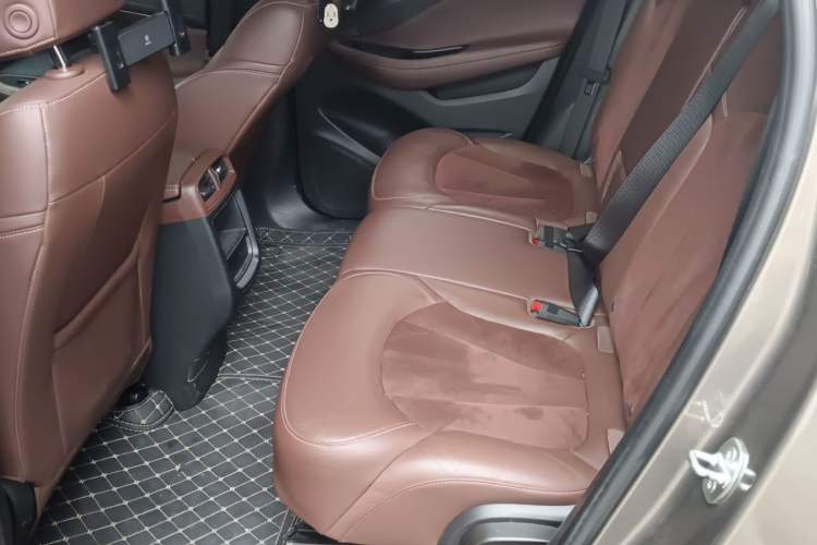 Used Buick Envision 2017 20T Two-Wheel Drive Luxury Model Left Rear Seat