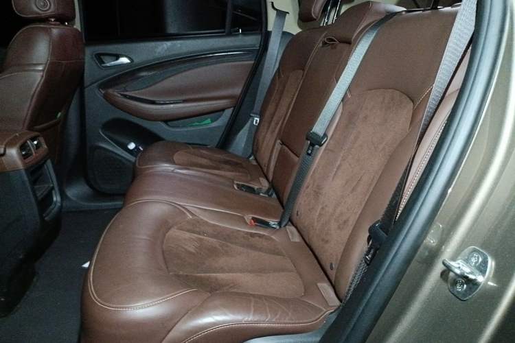 Used Buick Envision 2017 28T Four-Wheel Drive Elite Model Left Rear Seat