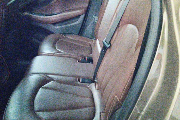 Used Buick Envision 2017 28T Four-Wheel Drive Luxury Model Left Rear Seat