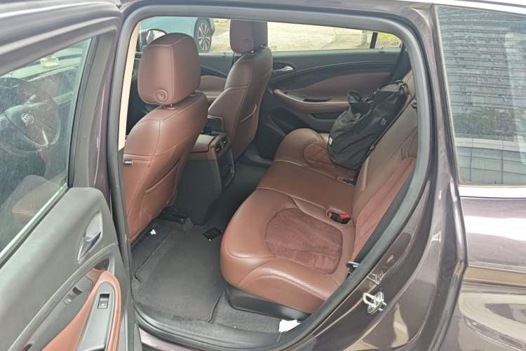 Used Buick Envision 2017 20T Two-Wheel Drive Elite Version Left Rear Seat