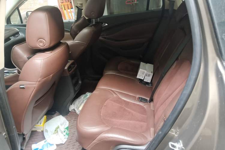 Used Buick Envision 2017 28T Four-Wheel Drive Elite Model Left Rear Seat