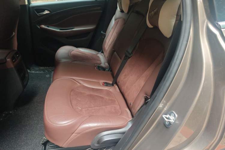Used Buick Envision 2017 28T Four-Wheel Drive Elite Model Left Rear Seat