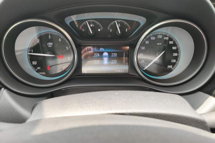 Used Buick Envision 2017 28T Four-Wheel Drive Elite Model Odometer Close Up