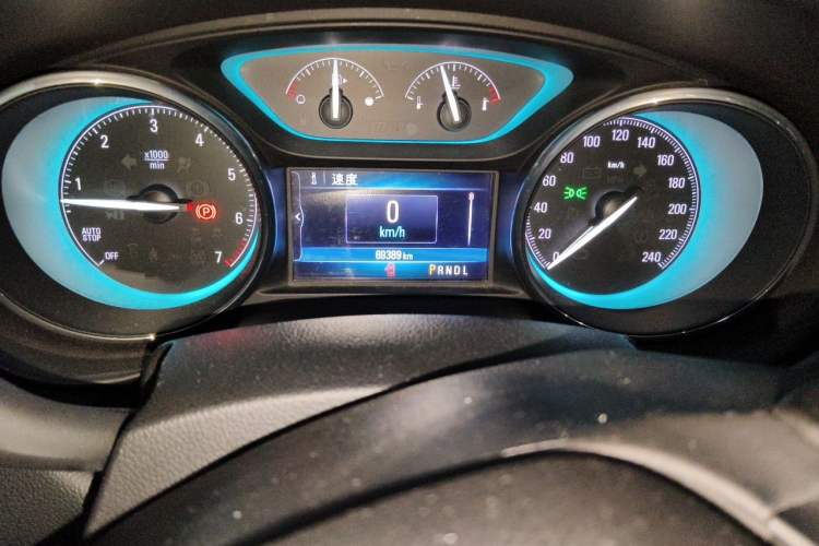 Used Buick Envision 2017 20T Two-Wheel Drive Elite Version Odometer Close Up