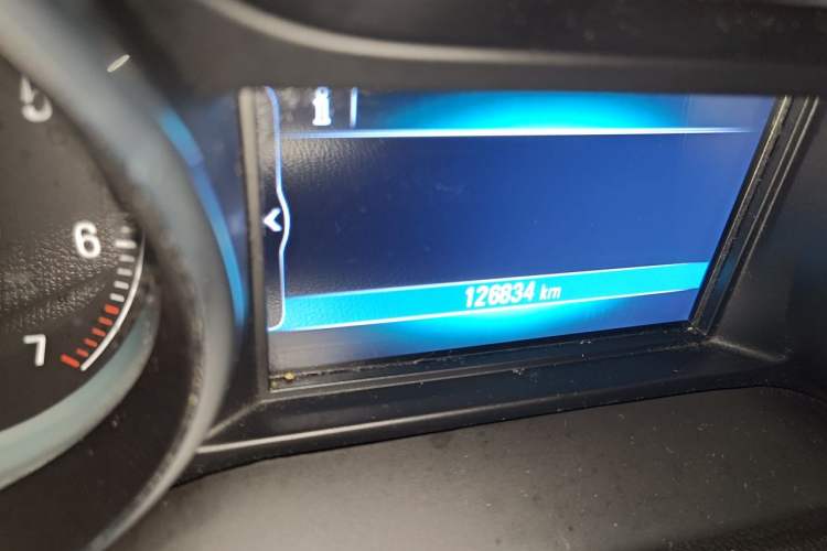 Used Buick Envision 2017 20T Two-Wheel Drive Elite Version Odometer Close Up