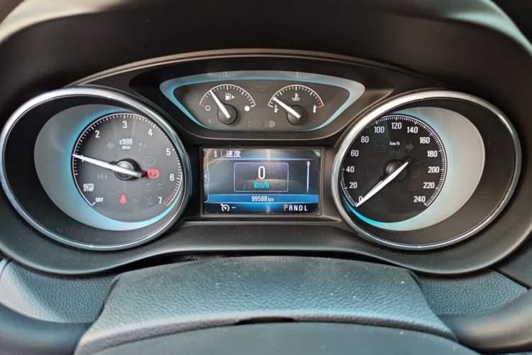 Used Buick Envision 2017 20T Two-Wheel Drive Leading Version Odometer Close Up