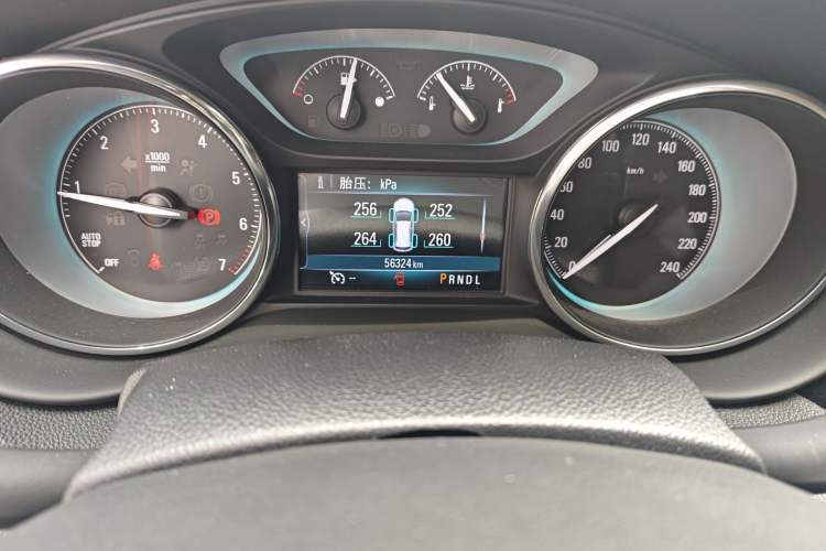 Used Buick Envision 2017 20T Two-Wheel Drive Elite Version Odometer Close Up