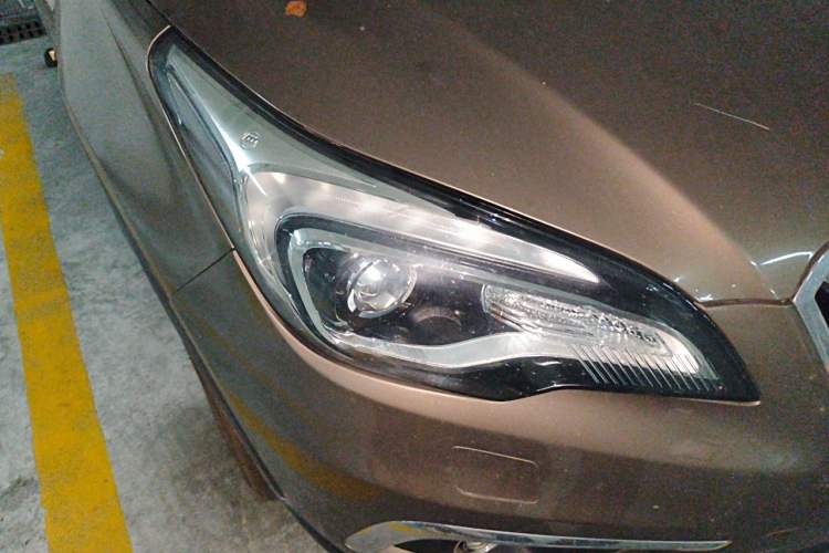 Used Buick Envision 2017 28T Four-Wheel Drive Elite Model Right Front Headlight