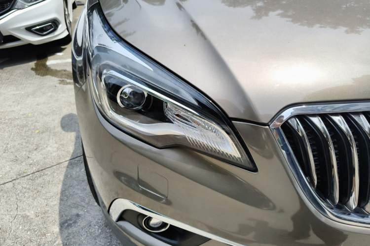 Used Buick Envision 2017 28T Four-Wheel Drive Elite Model Right Front Headlight