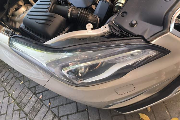 Used Buick Envision 2017 28T Four-Wheel Drive Luxury Model Right Front Headlight