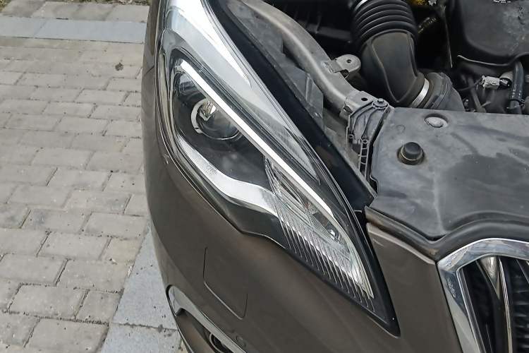 Used Buick Envision 2017 20T Two-Wheel Drive Luxury Model Right Front Headlight