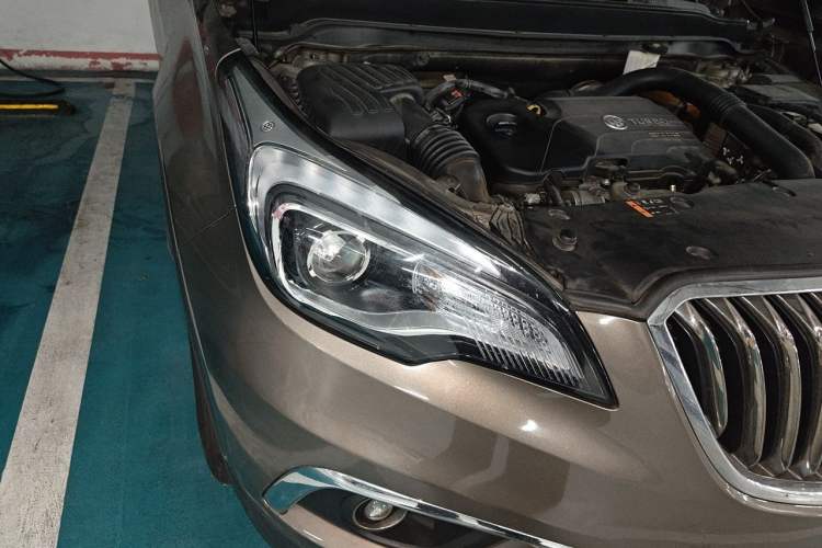 Used Buick Envision 2017 20T Two-Wheel Drive Elite Version Right Front Headlight