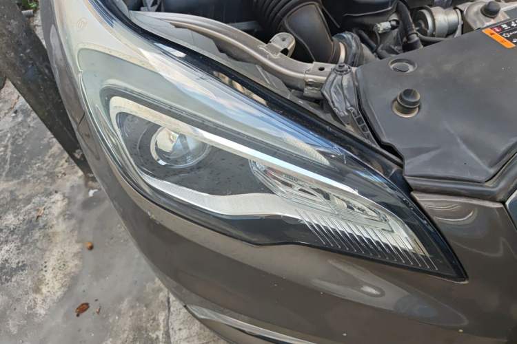 Used Buick Envision 2017 20T Two-Wheel Drive Leading Version Right Front Headlight